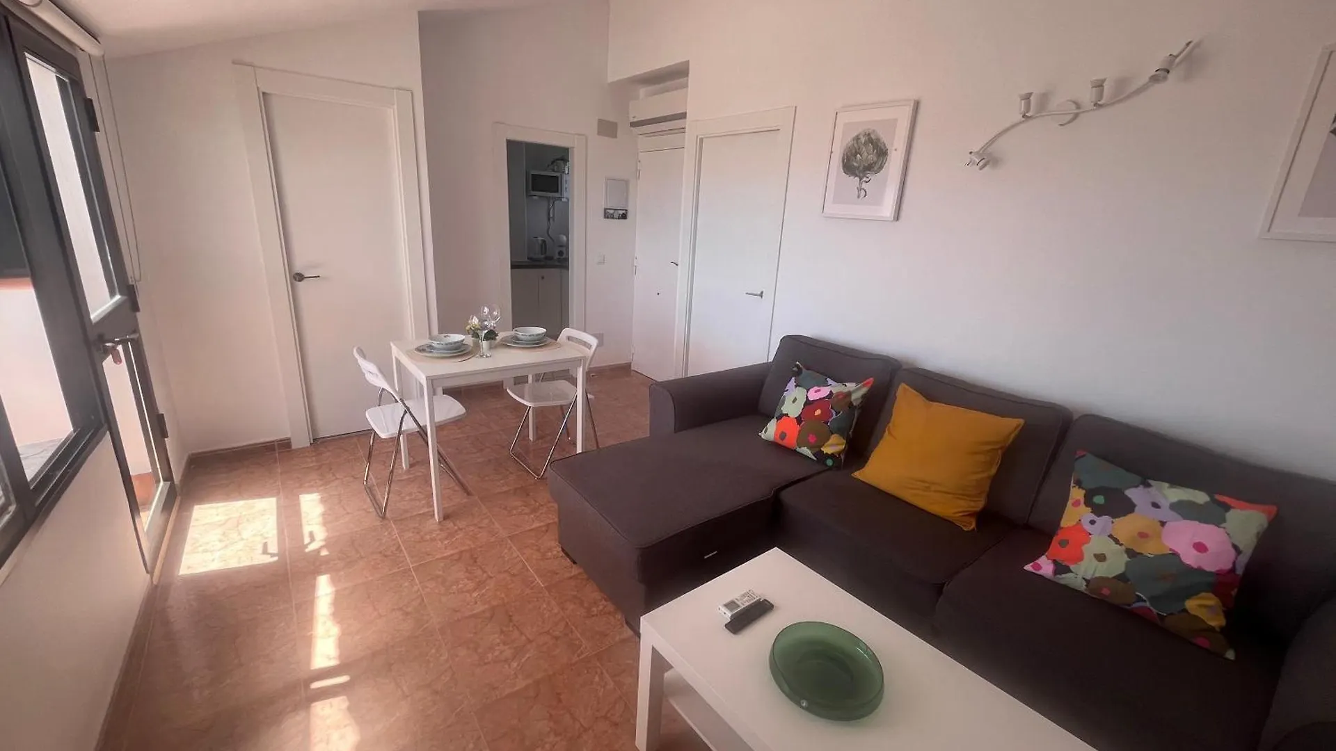 Apartment Apartamento Lidia Planta 2, La Carihuela 1ª Linea Playa, Vistas Mar, Buhardilla 1 Dormitorio, 40 M2, 1-3 Huesped, Terraza, Wifi Torremolinos