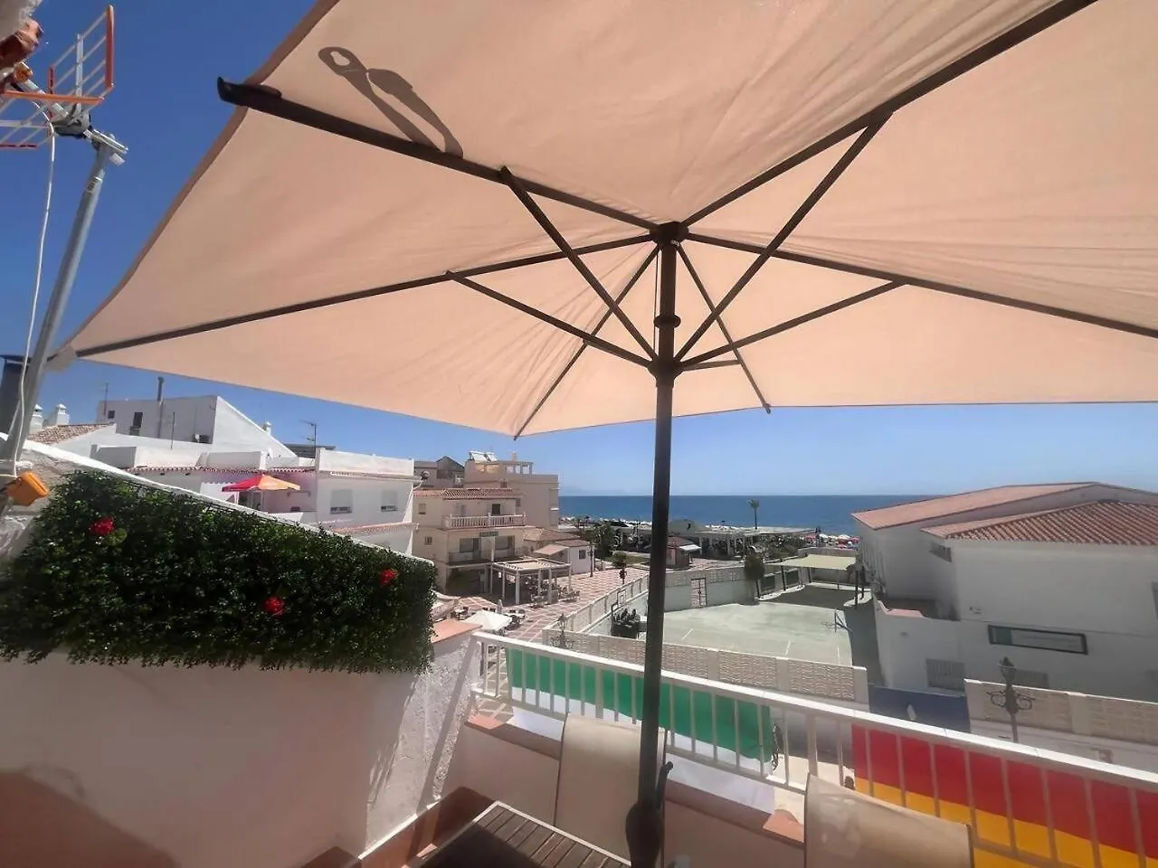 Apartamento Lidia Planta 2, La Carihuela 1ª Linea Playa, Vistas Mar, Buhardilla 1 Dormitorio, 40 M2, 1-3 Huesped, Terraza, Wifi Torremolinos