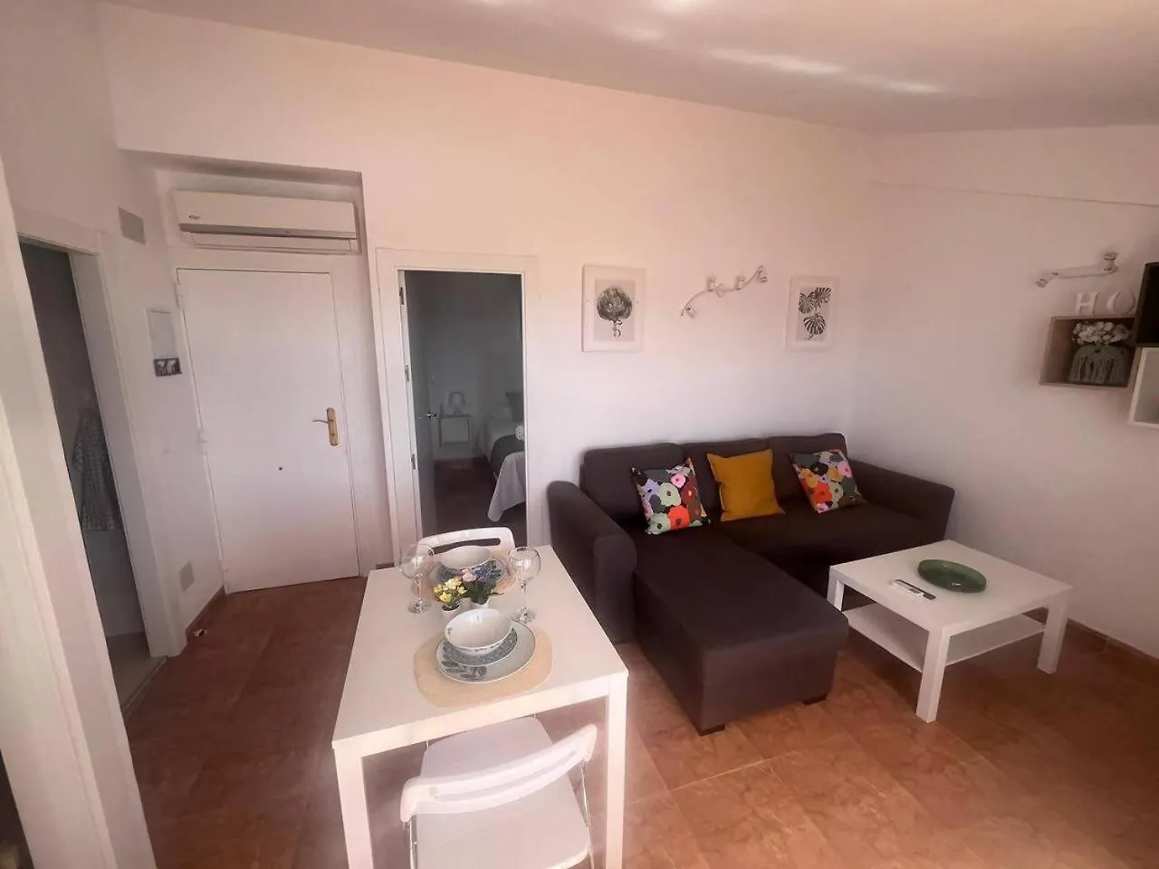 Apartment Apartamento Lidia Planta 2, La Carihuela 1ª Linea Playa, Vistas Mar, Buhardilla 1 Dormitorio, 40 M2, 1-3 Huesped, Terraza, Wifi Torremolinos Spain